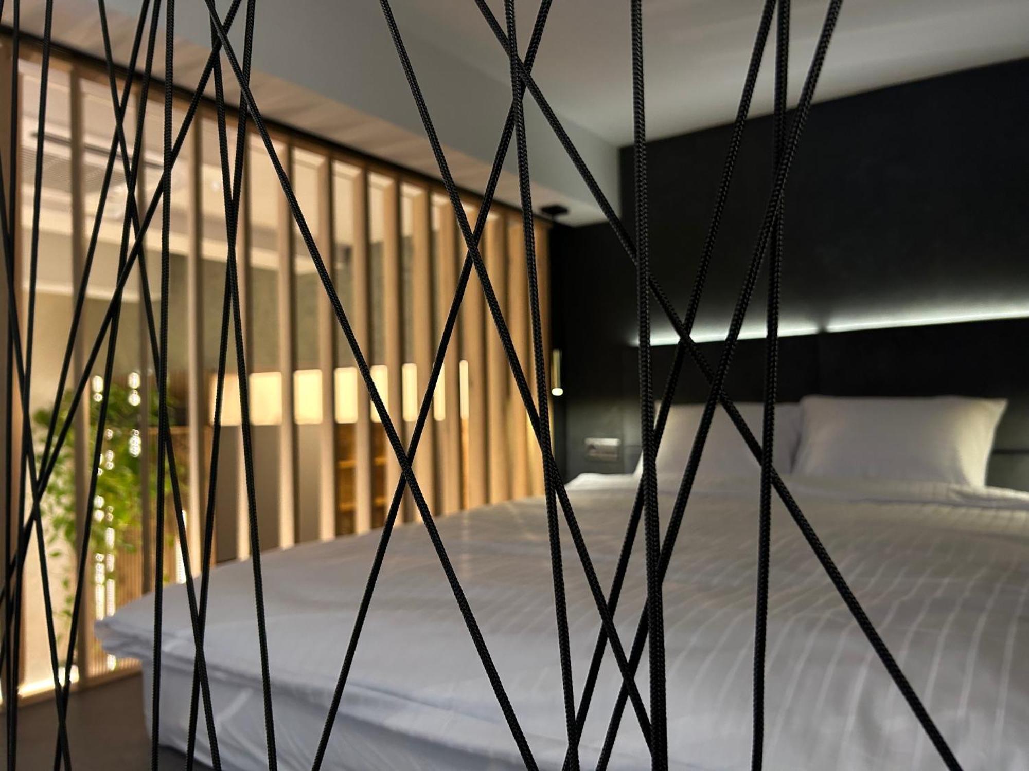 Leo Apartment Suite & Private Spa Zone - Old City Bratislava Exteriör bild