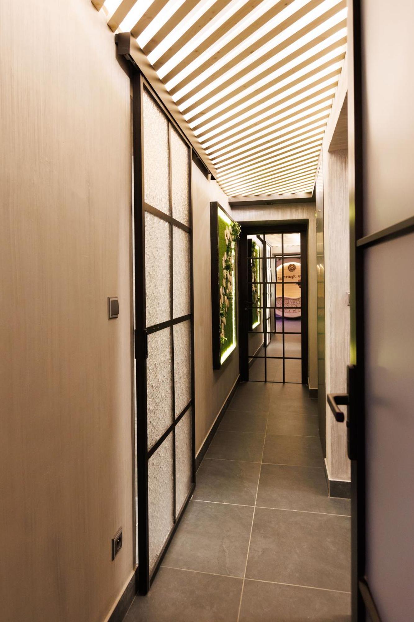 Leo Apartment Suite & Private Spa Zone - Old City Bratislava Exteriör bild